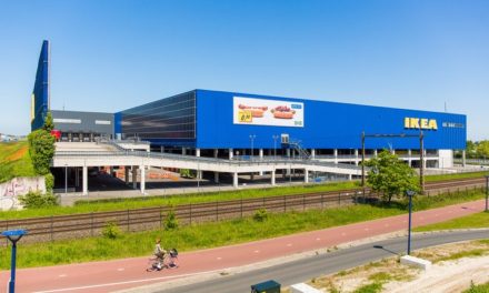 IKEA plaatst zonnepanelen op gevel vestiging