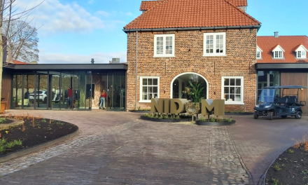 Vloerenfabrikant BerryAlloc aanwezig met showroom op wielen tijdens openingsweekend Nidum